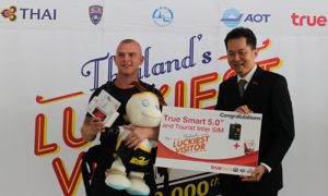 21 millionth visitor of Thailand in 2015_04_500x300