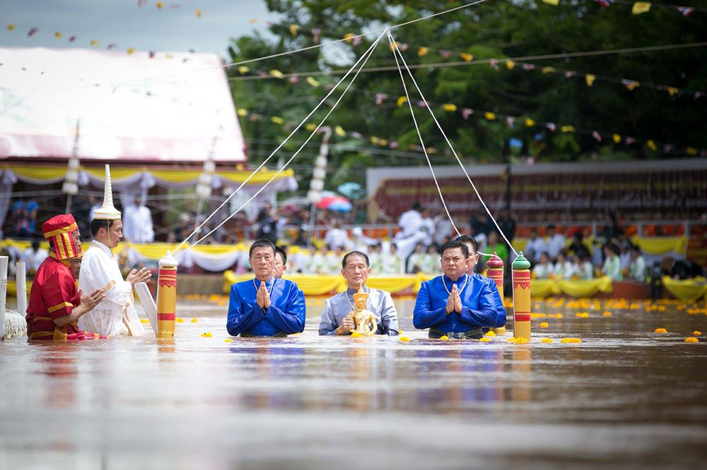 Um Phra Dam Nam Festival
