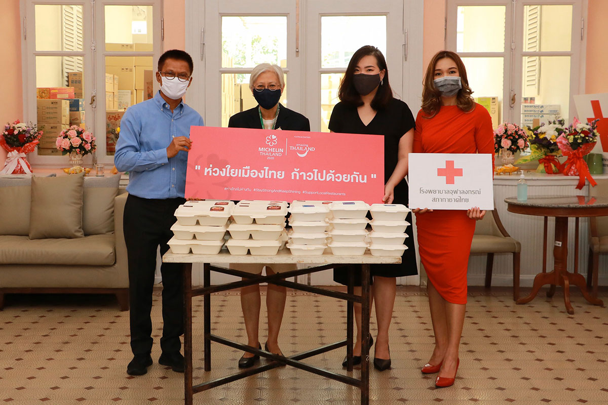TAT delivers food boxes from one and two MICHELIN-starred restaurants to Chulalongkorn Hospital