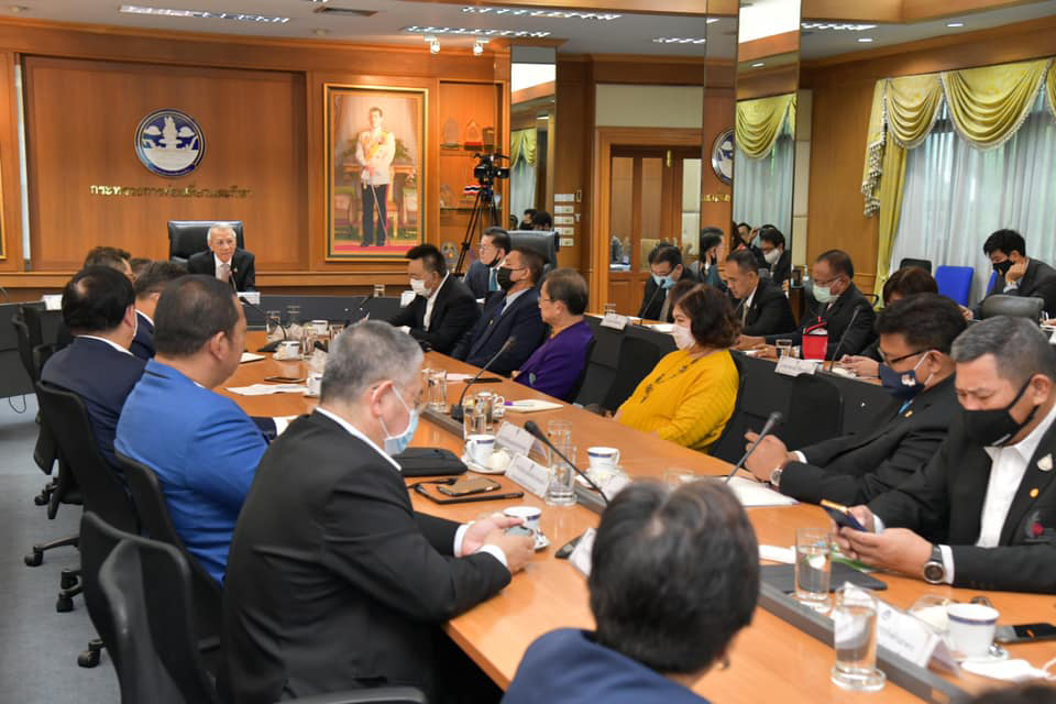 Tourism Ministry discusses COVID-19 relief measures with Thai tourism industry