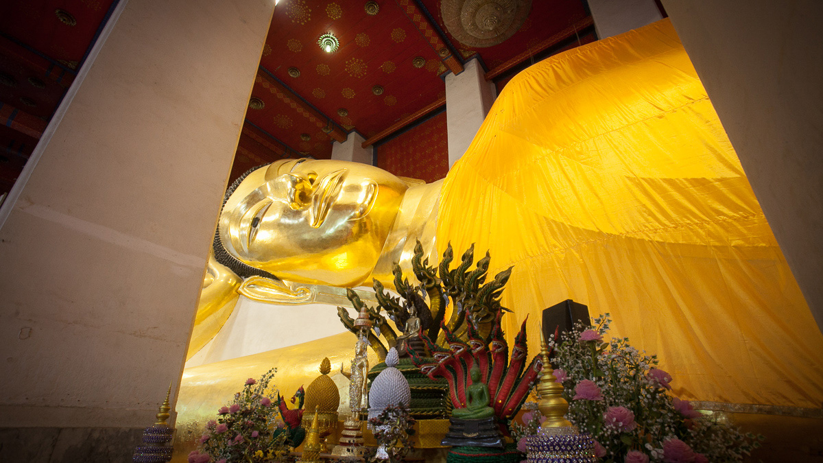 Unique temples near Bangkok offer out-of-the-ordinary experiences