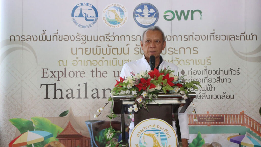 Thai tourism minister leads expats on Ratchaburi canal tour