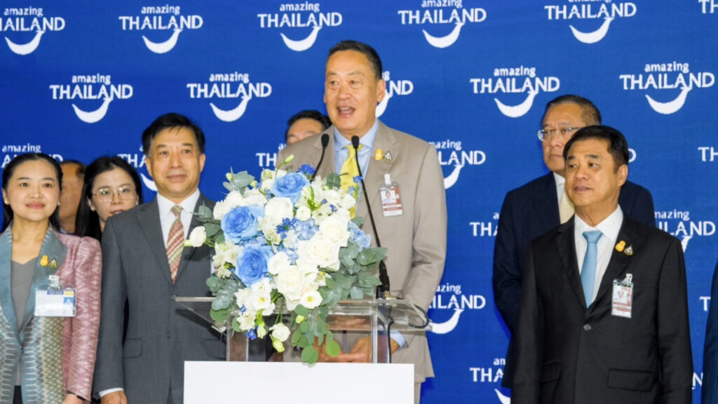 Thai PM chairs special airport welcome for Chinese and Kazakhstani tourists