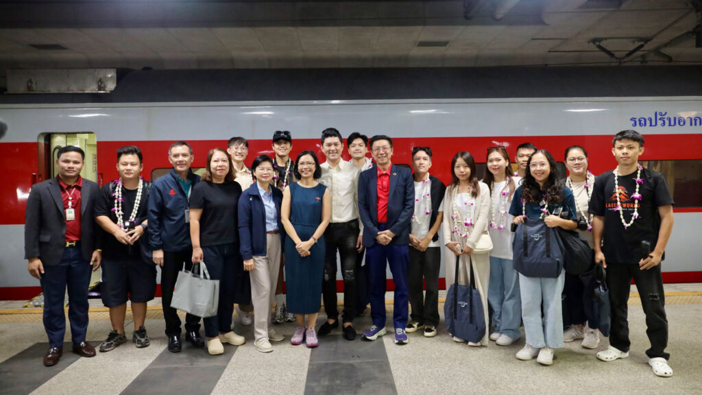 TAT welcomes Laotian tourists on full trial train from Vientiane to Bangkok