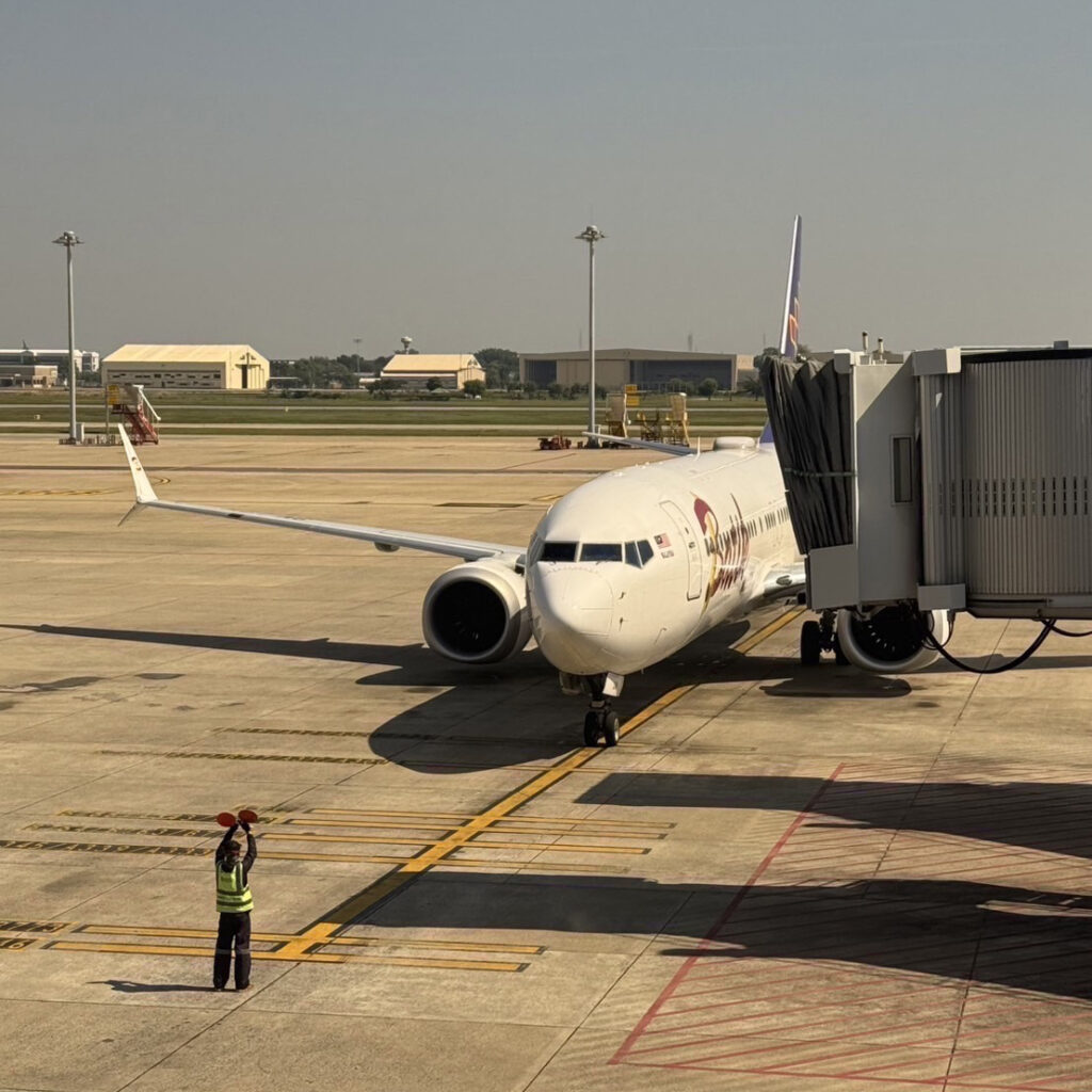 Thailand welcomes Batik Air Malaysia’s inaugural Bangkok-Johor Bahru flight, offering daily service and strengthening ties with Malaysia. With seamless travel options and robust connectivity, this new route promises enriched travel experiences and increased arrivals between the two nations.